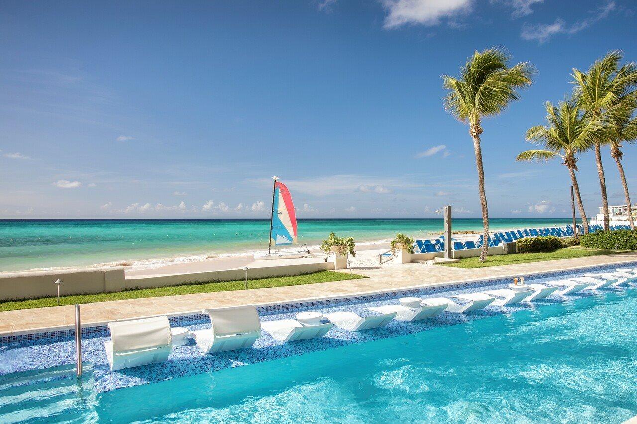 Ocean Two Resort - Breakfast Included By Ocean Hotels Saint Lawrence Gap Екстер'єр фото