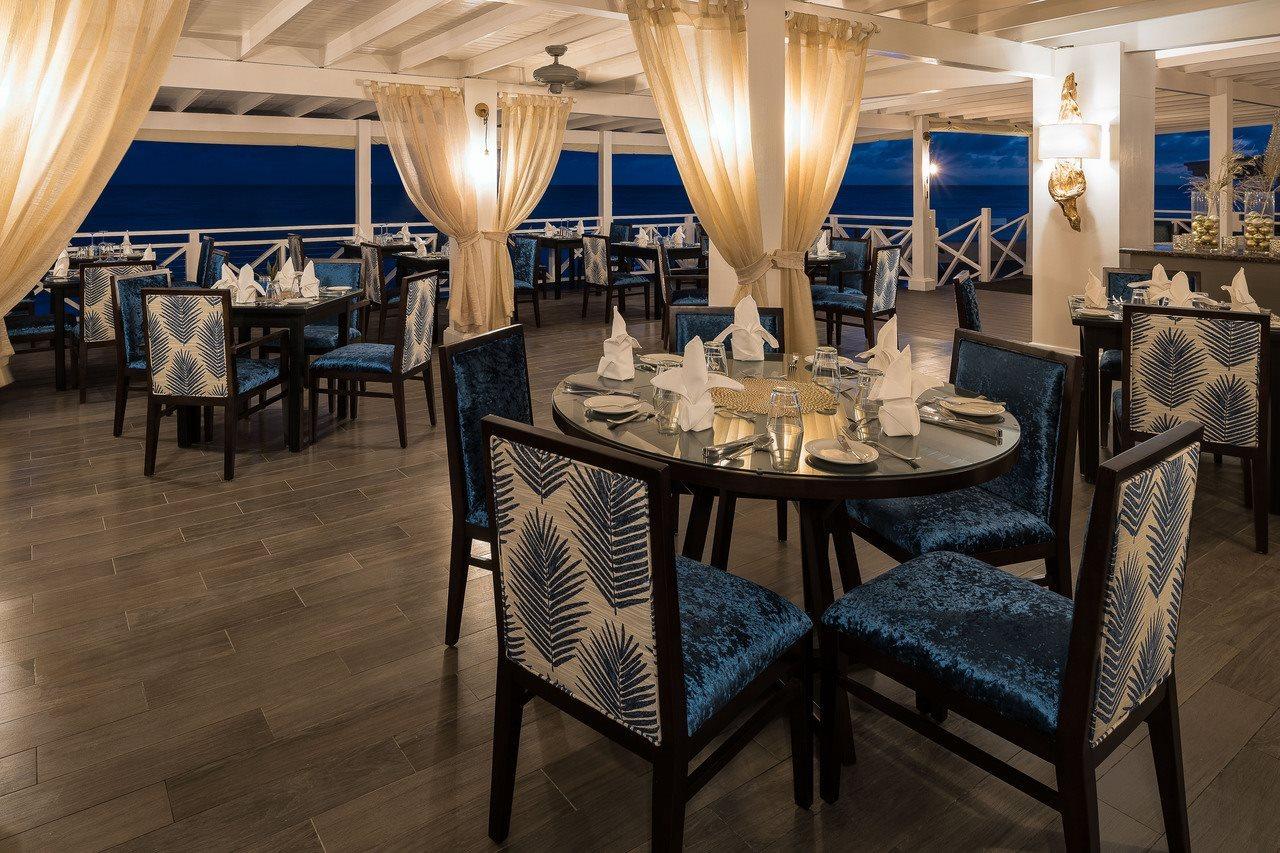 Ocean Two Resort - Breakfast Included By Ocean Hotels Saint Lawrence Gap Екстер'єр фото